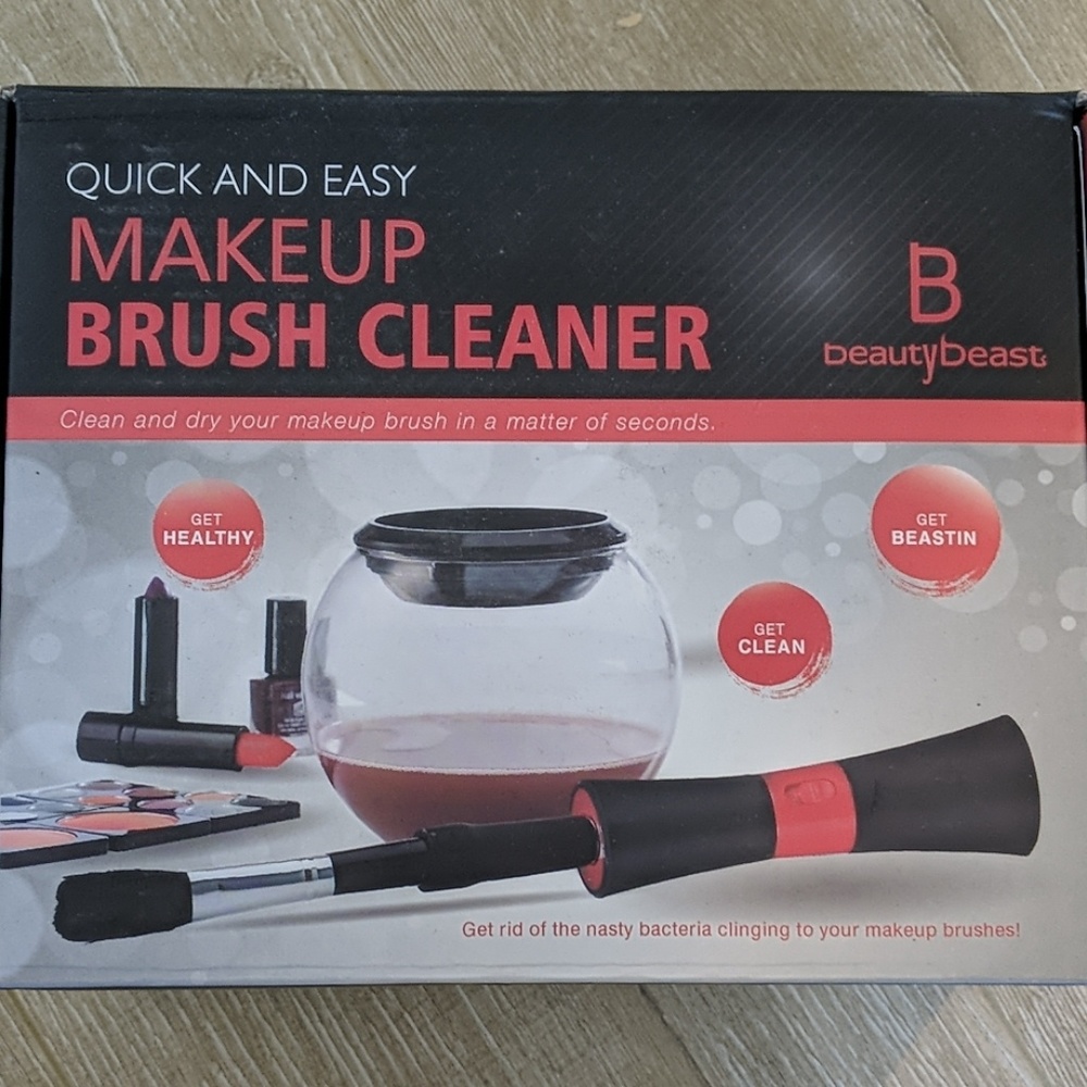 Makeup brush cleaner ! Easy fast dry